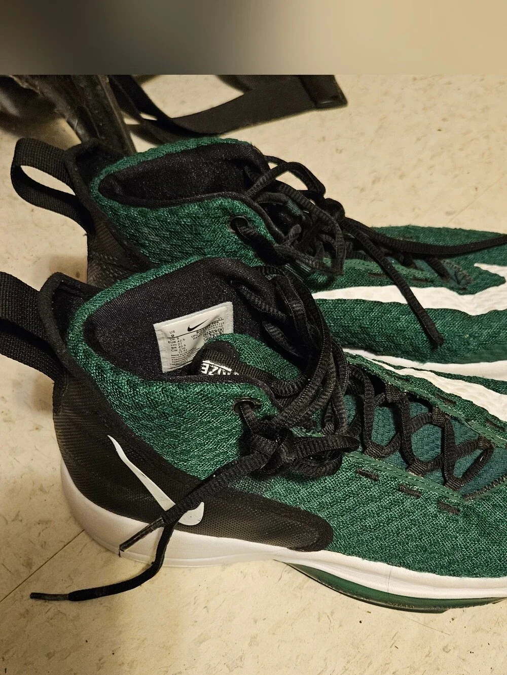 Nike Zoom Rize TB Size 9 men's shoes
